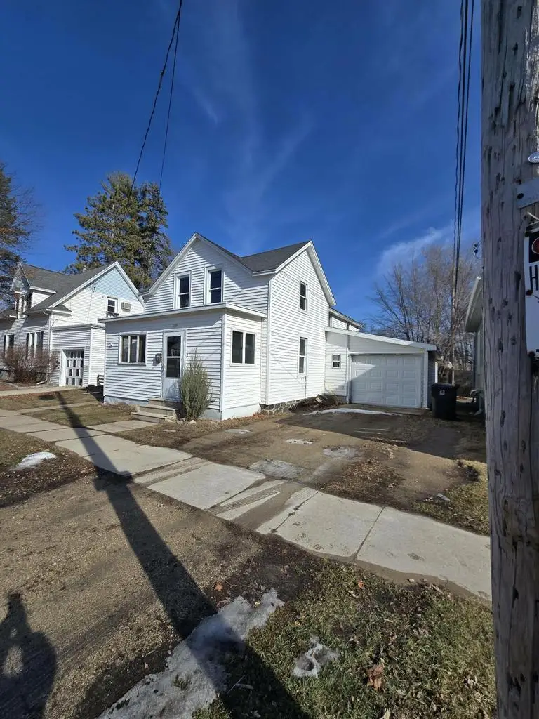 110 S WASHINGTON STREET, Berlin, WI 54923 - #1