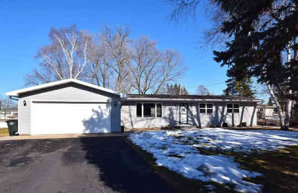 1452 BONNIE DRIVE, Menasha, WI 54952