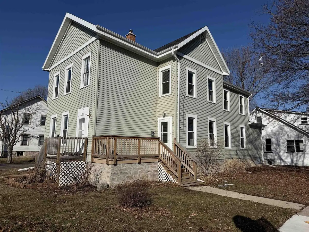 925 MINNESOTA STREET, Oshkosh, WI 54902 - #1