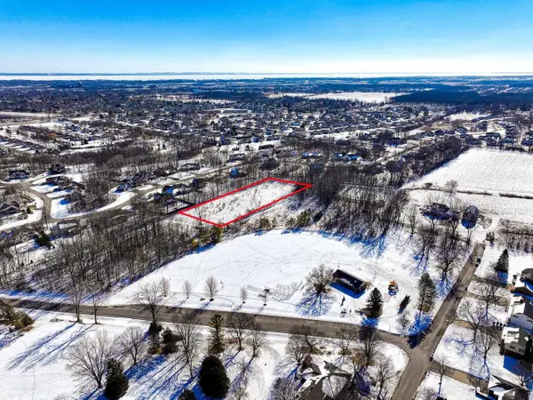 STANFORD DRIVE, Neenah, WI 54956