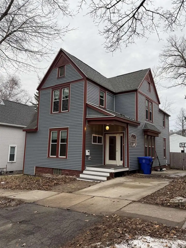 835 E JOHN STREET, Appleton, WI 54911 - #1