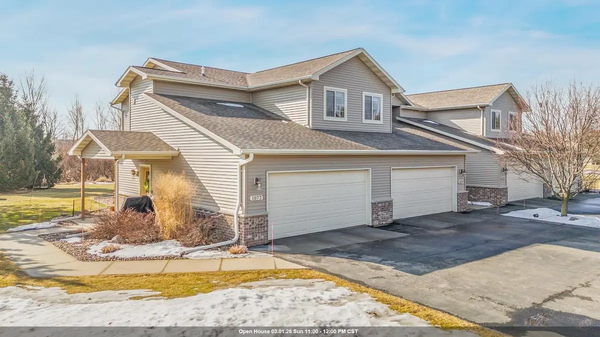 1072 W WILLIS WAY, Appleton, WI 54913 - #1