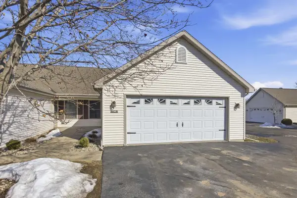 802 SUNRIDGE COURT  #B, Waupaca, WI 54981