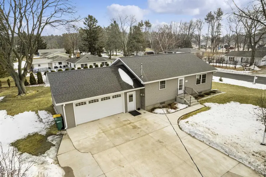 2912 SHORE DRIVE, Marinette, WI 54143 - #2
