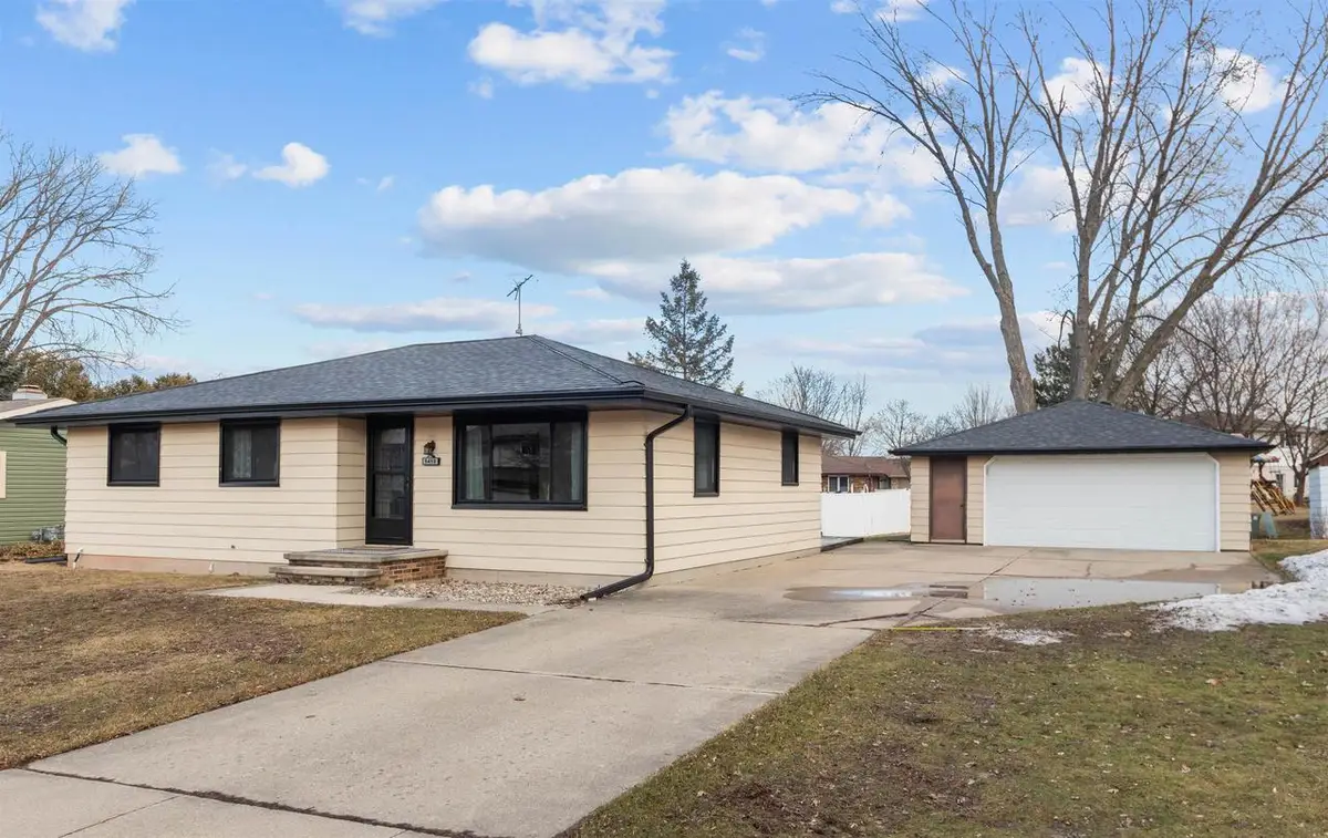 1410 MIAMI CIRCLE, Little Chute, WI 54140 - #1