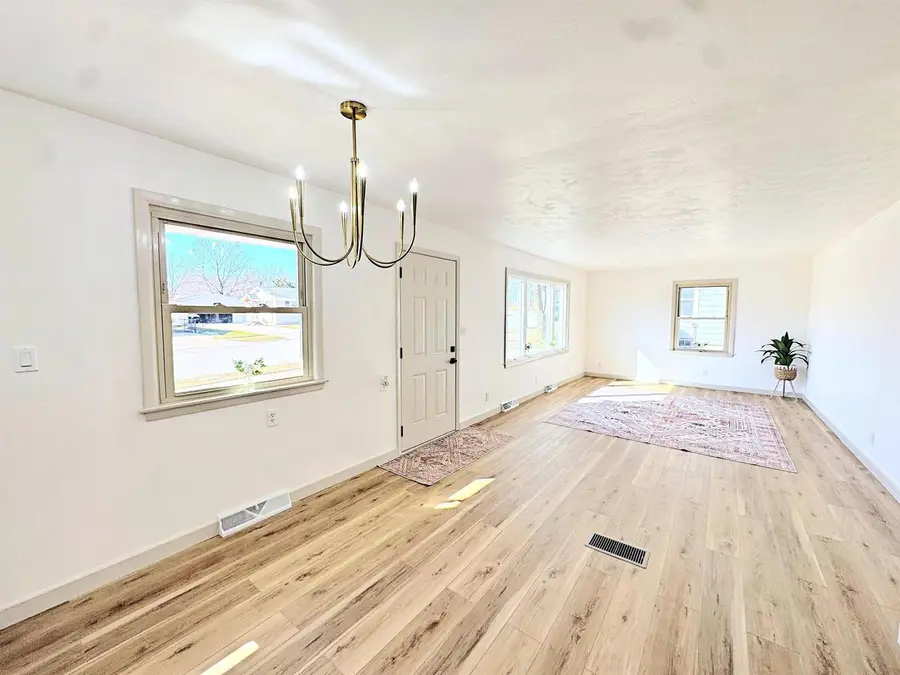 128 WASHINGTON STREET, Kaukauna, WI 54130 - #2