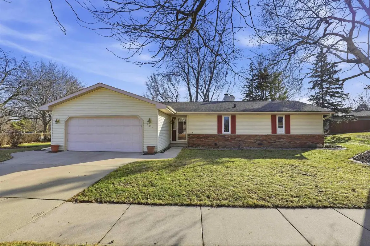 907 E FLORIDA AVENUE, Appleton, WI 54911 - #1