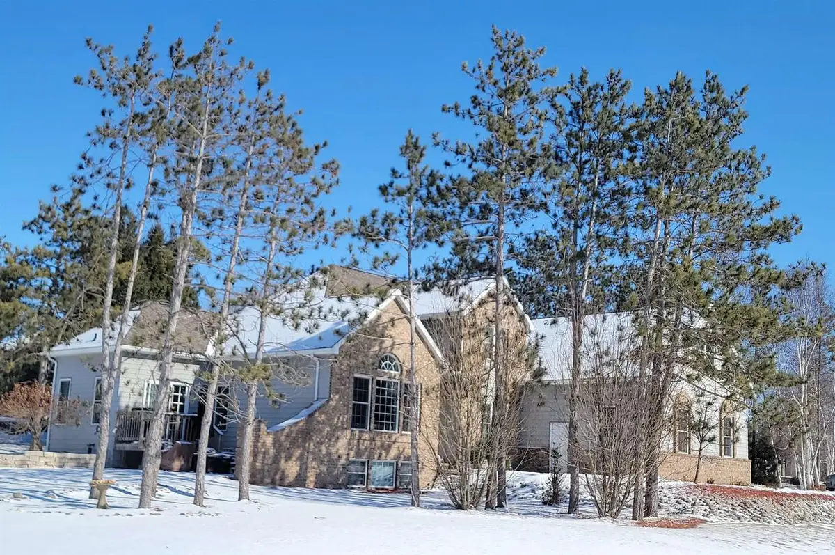 421 S PINE GROVE LANE, Hortonville, WI 54944 - #1
