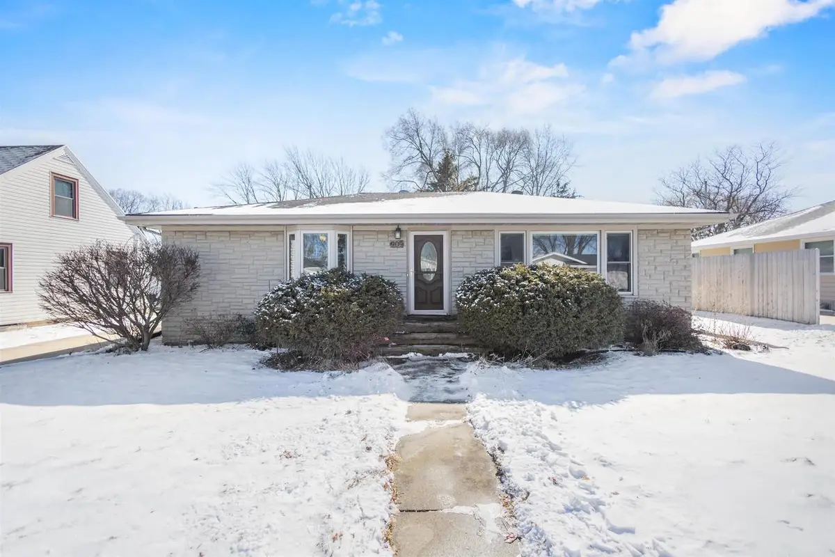 909 W WEILAND AVENUE, Appleton, WI 54914 - #1