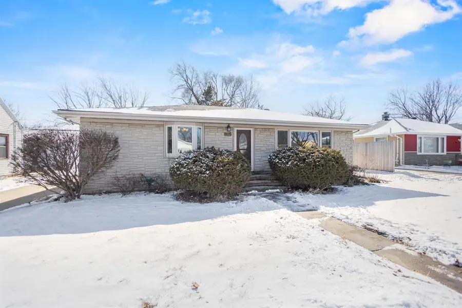 909 W WEILAND AVENUE, Appleton, WI 54914 - #3