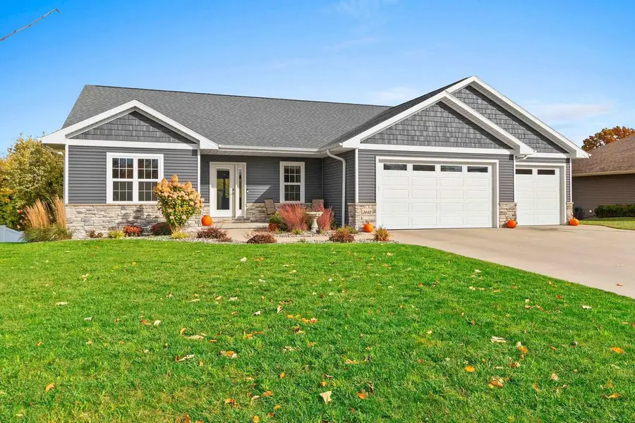 3442 LEEDS CASTLE DRIVE, Green Bay, WI 54313 - #3