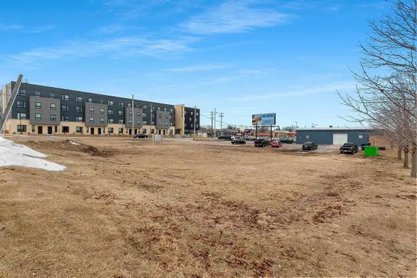 2500 UNIVERSITY AVENUE, Green Bay, WI 54302