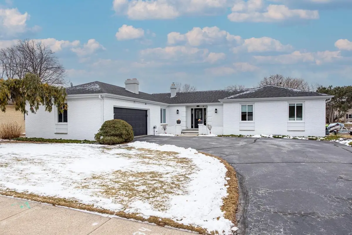 933 STARBOARD COURT, Oshkosh, WI 54901 - #1