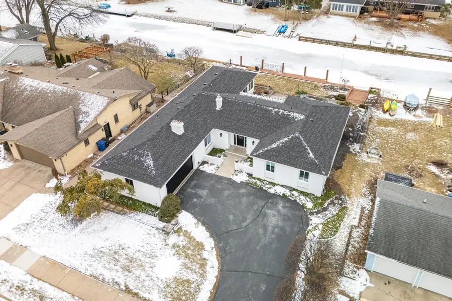 933 STARBOARD COURT, Oshkosh, WI 54901 - #3