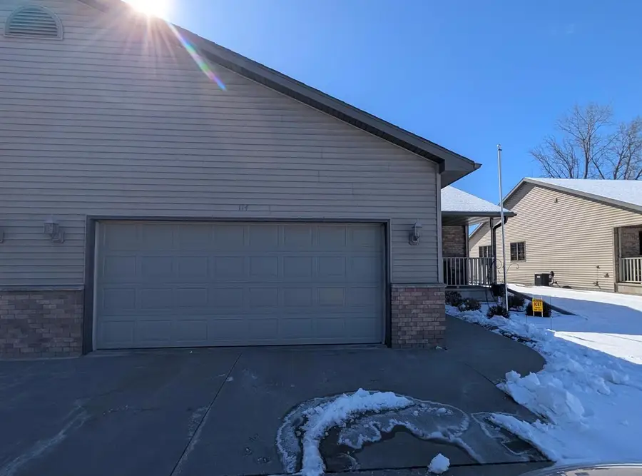 114 E NORTH WATER STREET, New London, WI 54961 - #2