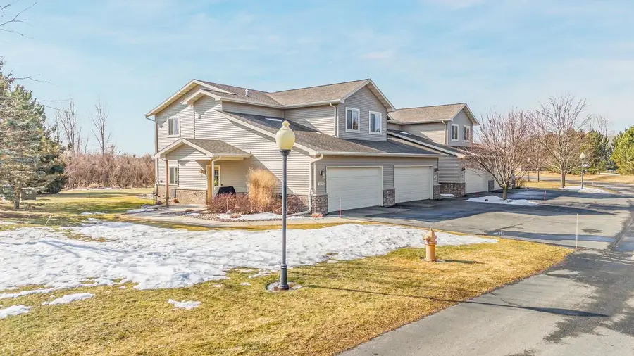 1072 W WILLIS WAY, Appleton, WI 54913 - #2