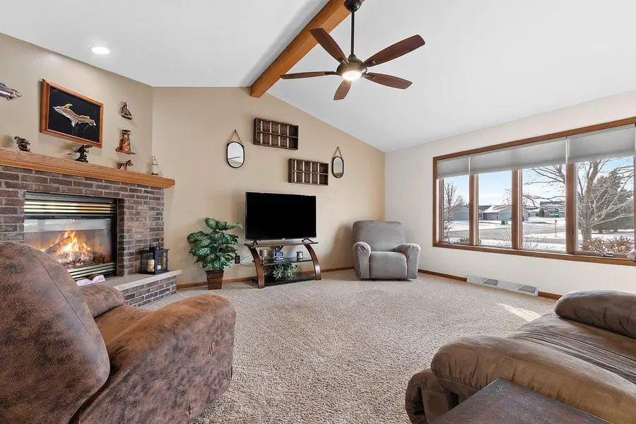 W6082 HEARTHSTONE DRIVE, Appleton, WI 54915 - #2