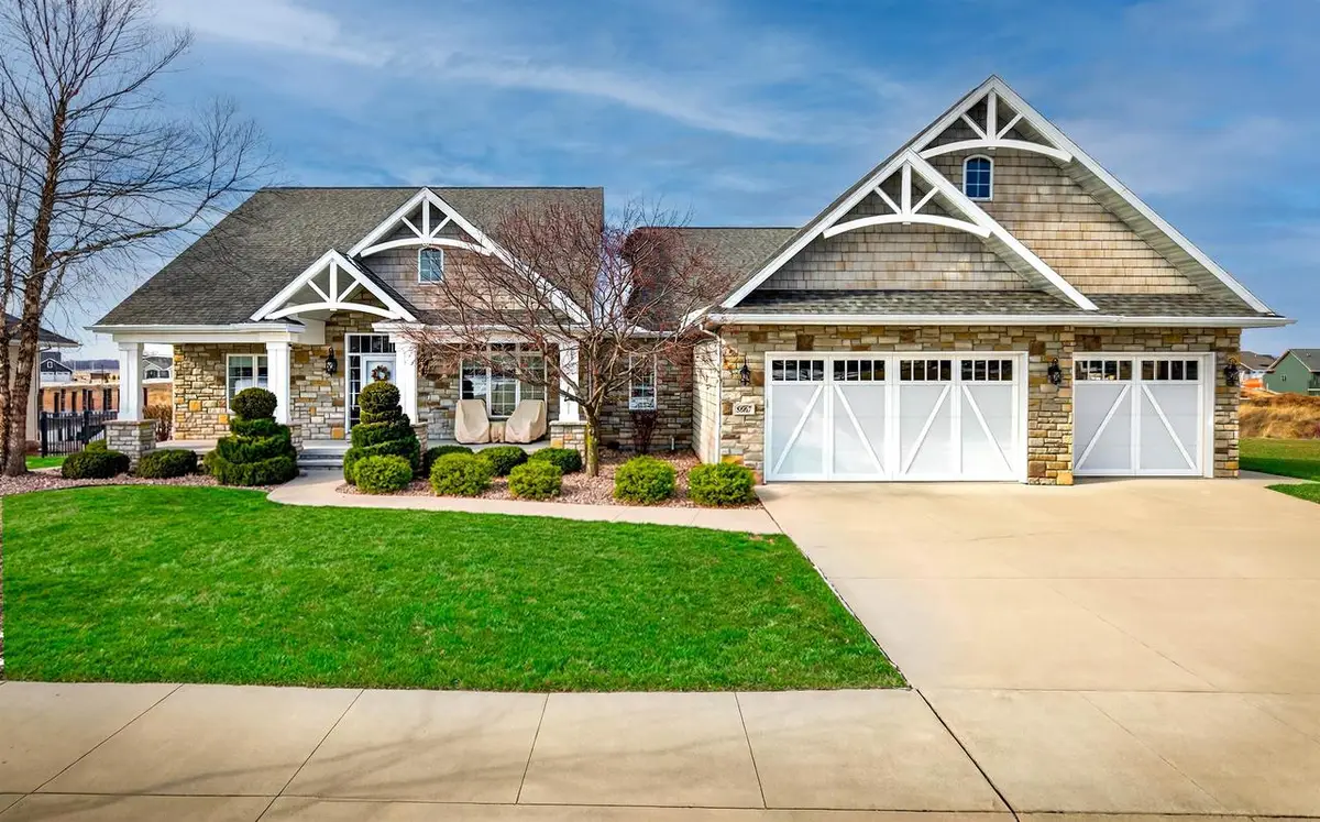 5667 N SUMMERLAND STREET, Appleton, WI 54913 - #1