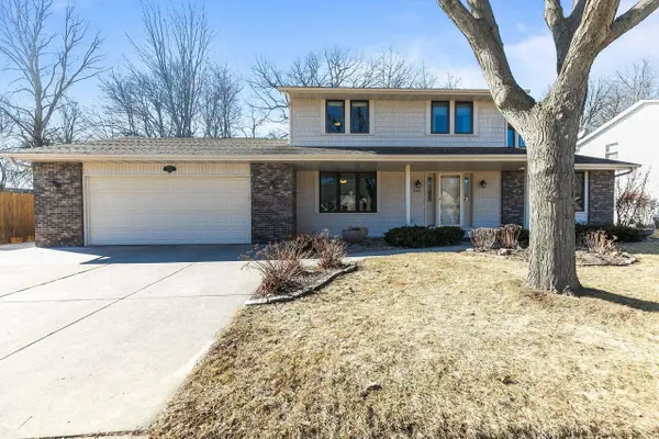 3329 S BOB O LINK LANE, Appleton, WI 54915
