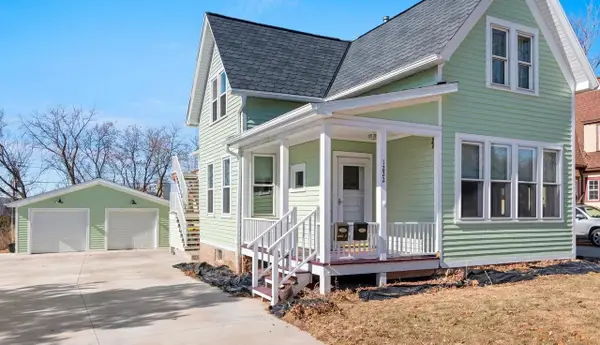 1222 S MONROE AVENUE, Green Bay, WI 54301