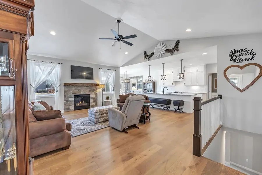 5593 N AMETHYST DRIVE, Appleton, WI 54913 - #2