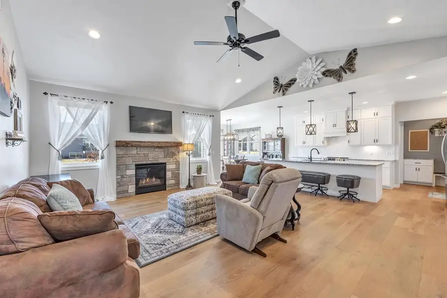 5593 N AMETHYST DRIVE, Appleton, WI 54913 - #3