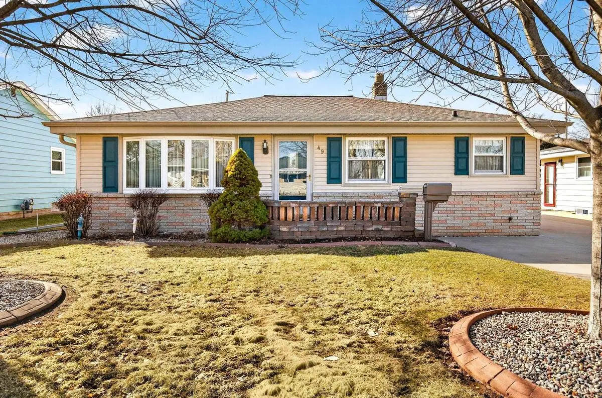 49 FAIRWAY COURT, Appleton, WI 54915 - #1