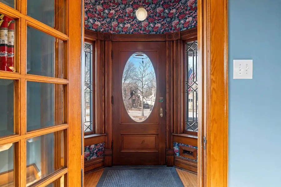 637 S MONROE AVENUE, Green Bay, WI 54301 - #2