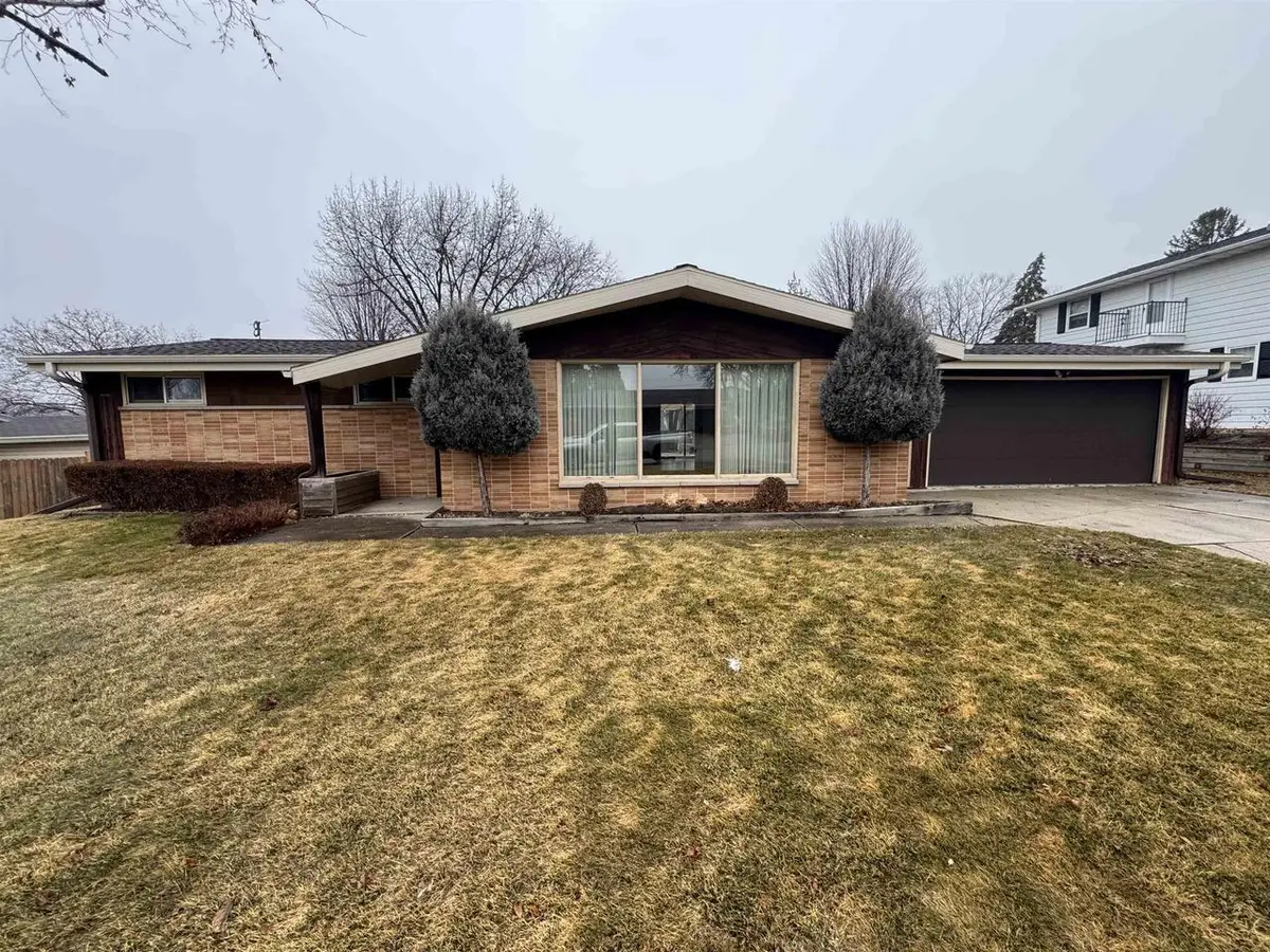 2414 LINA LANE, Green Bay, WI 54304 - #1