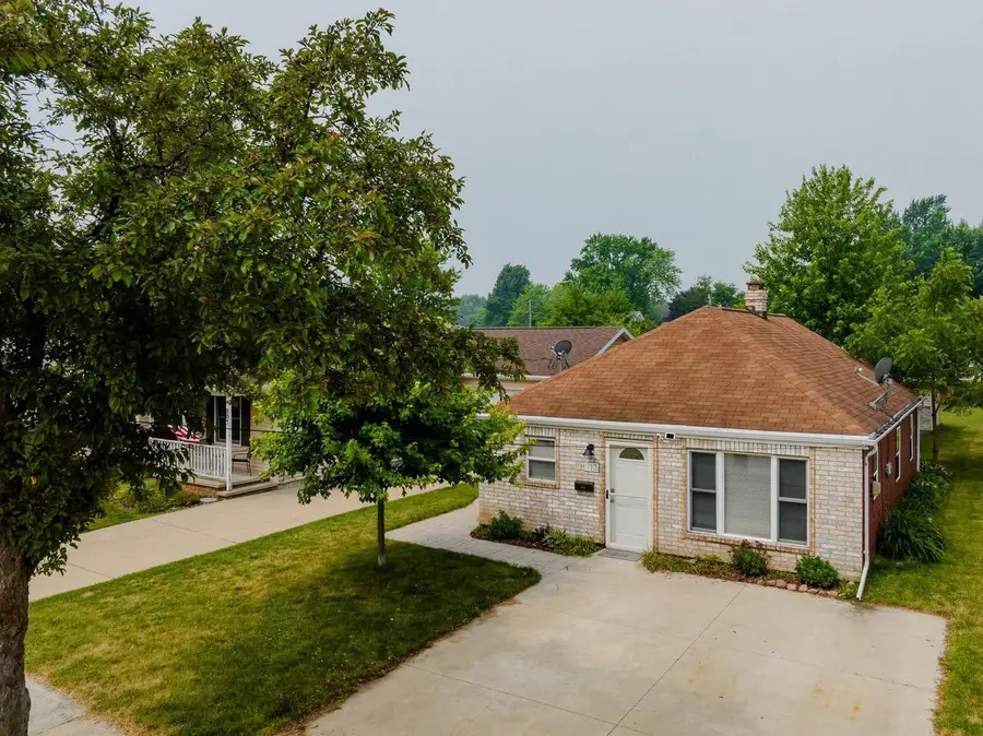 913 JEFFERSON STREET, Little Chute, WI 54140 - #2