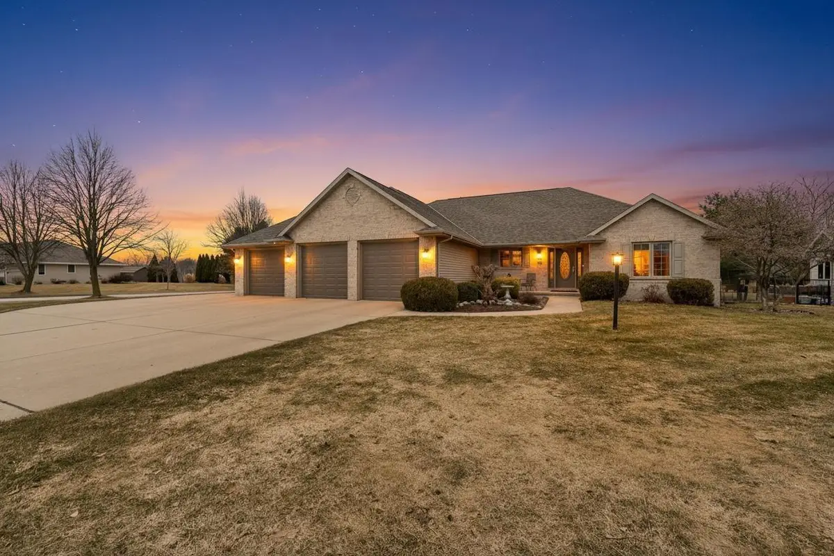 3670 COPPER OAK CIRCLE, Green Bay, WI 54313 - #1