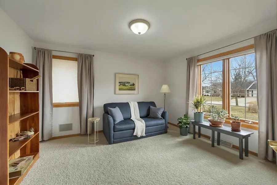 3670 COPPER OAK CIRCLE, Green Bay, WI 54313 - #3