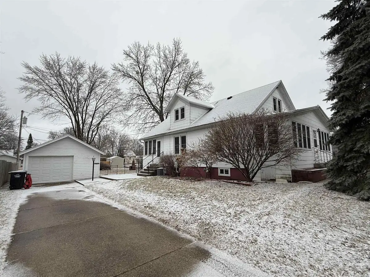 724 S HAMLIN STREET, Shawano, WI 54166 - #1
