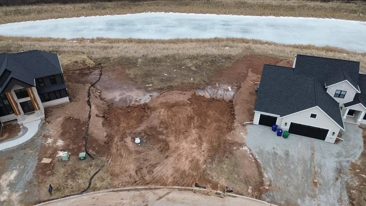 2500 N STELLITA CIRCLE, De Pere, WI 54115 - #1