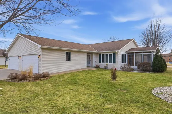 1399 W SOUTH PARK AVENUE, Oshkosh, WI 54902