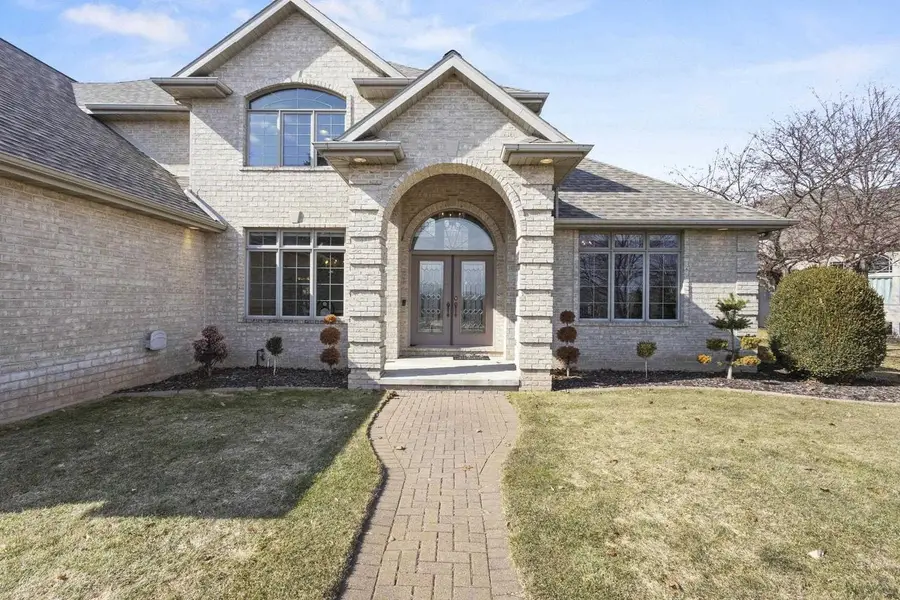 910 KINGS POINT COURT, Hobart, WI 54155 - #3