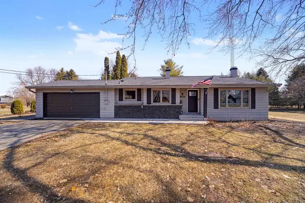 N1322 GREENWOOD ROAD, Greenville, WI 54942