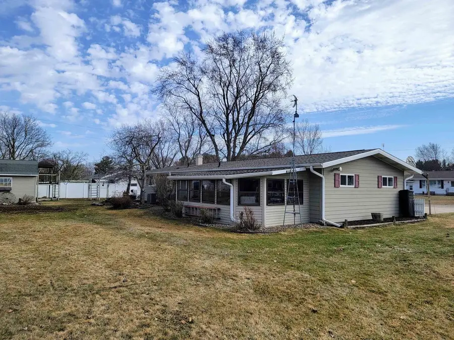 224 DOROTHY DRIVE, Manawa, WI 54949 - #3
