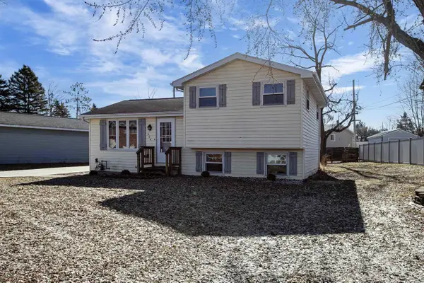 604 E FOREST STREET, Black Creek, WI 54106