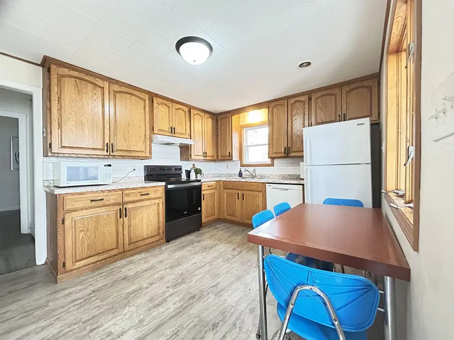 401 GARDNERS ROW, Appleton, WI 54915 - #3