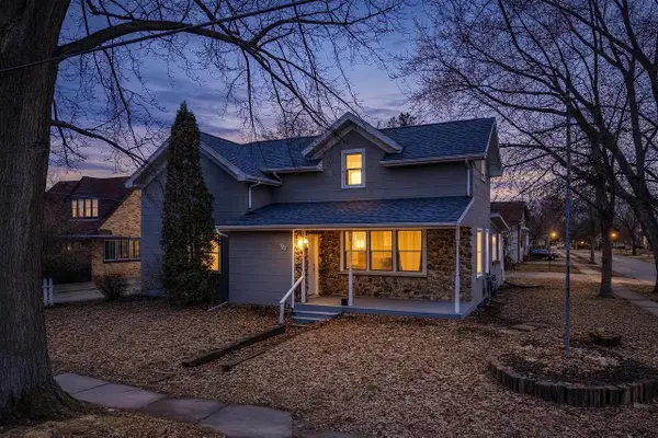 903 SMITH STREET, New London, WI 54961