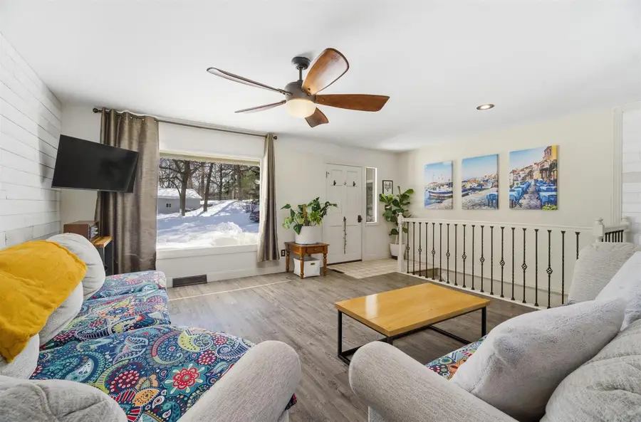 651 LEIGHTON ROAD, Waupaca, WI 54981 - #2