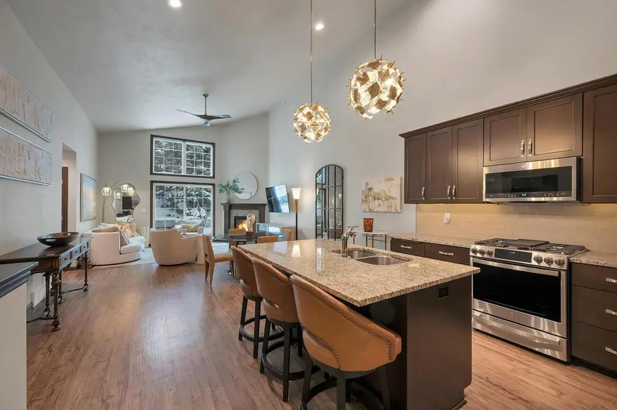 2580-3 BAY HARBOR CIRCLE, Green Bay, WI 54304 - #2