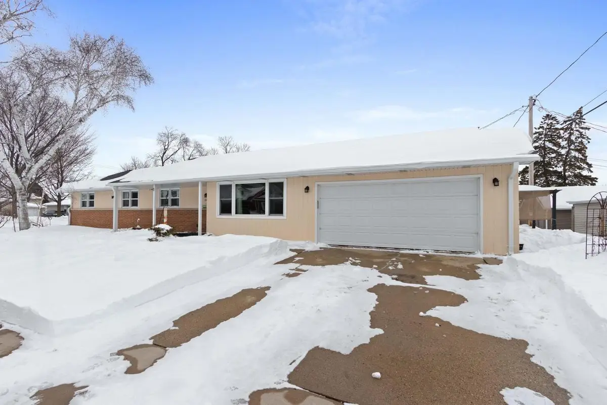 2412 N MORRISON STREET, Appleton, WI 54911 - #1
