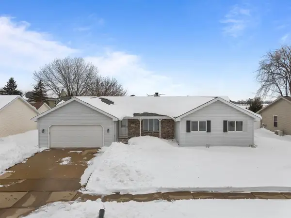 924 S KENSINGTON DRIVE, Appleton, WI 54915