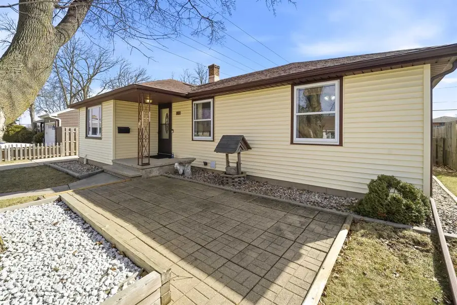 88 FOSTER COURT, Appleton, WI 54915 - #2