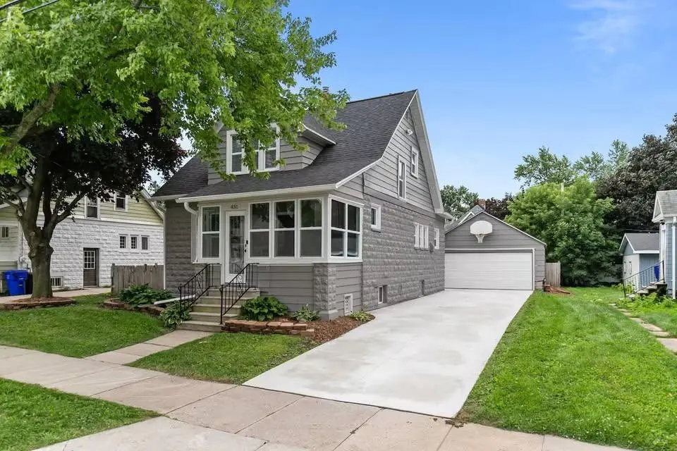 431 E SUMMER STREET, Appleton, WI 54911 - #1