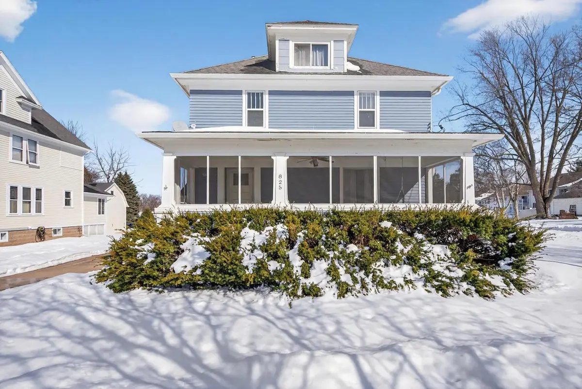 825 METOMEN STREET, Ripon, WI 54971 - #1