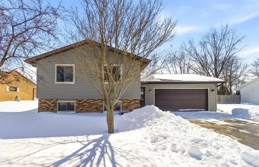 29 HILLOCK COURT, Appleton, WI 54914 - #3