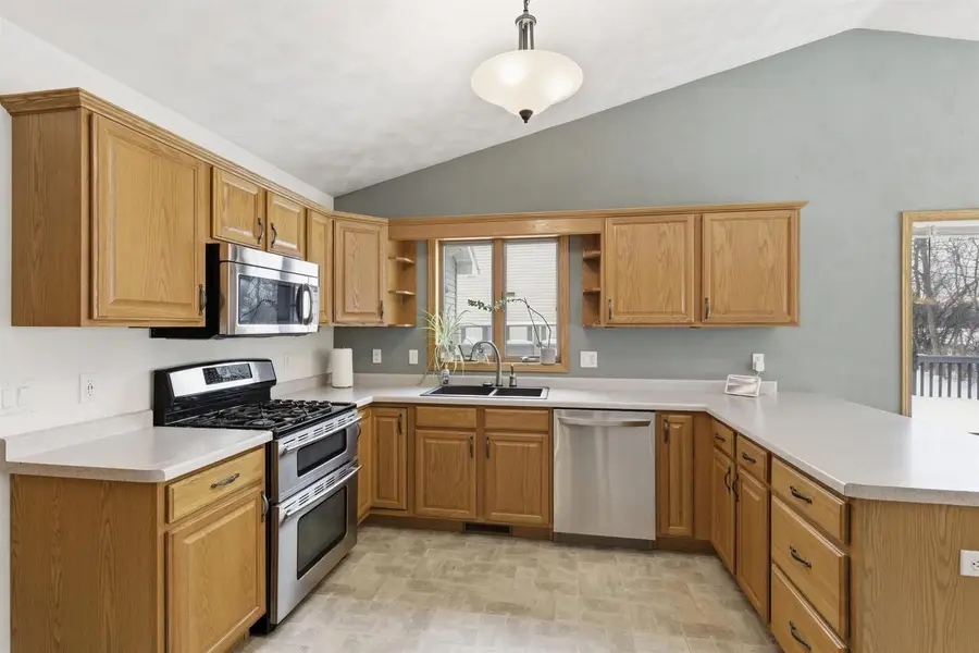 2294 MEADOW HEIGHTS CIRCLE, Neenah, WI 54956 - #3